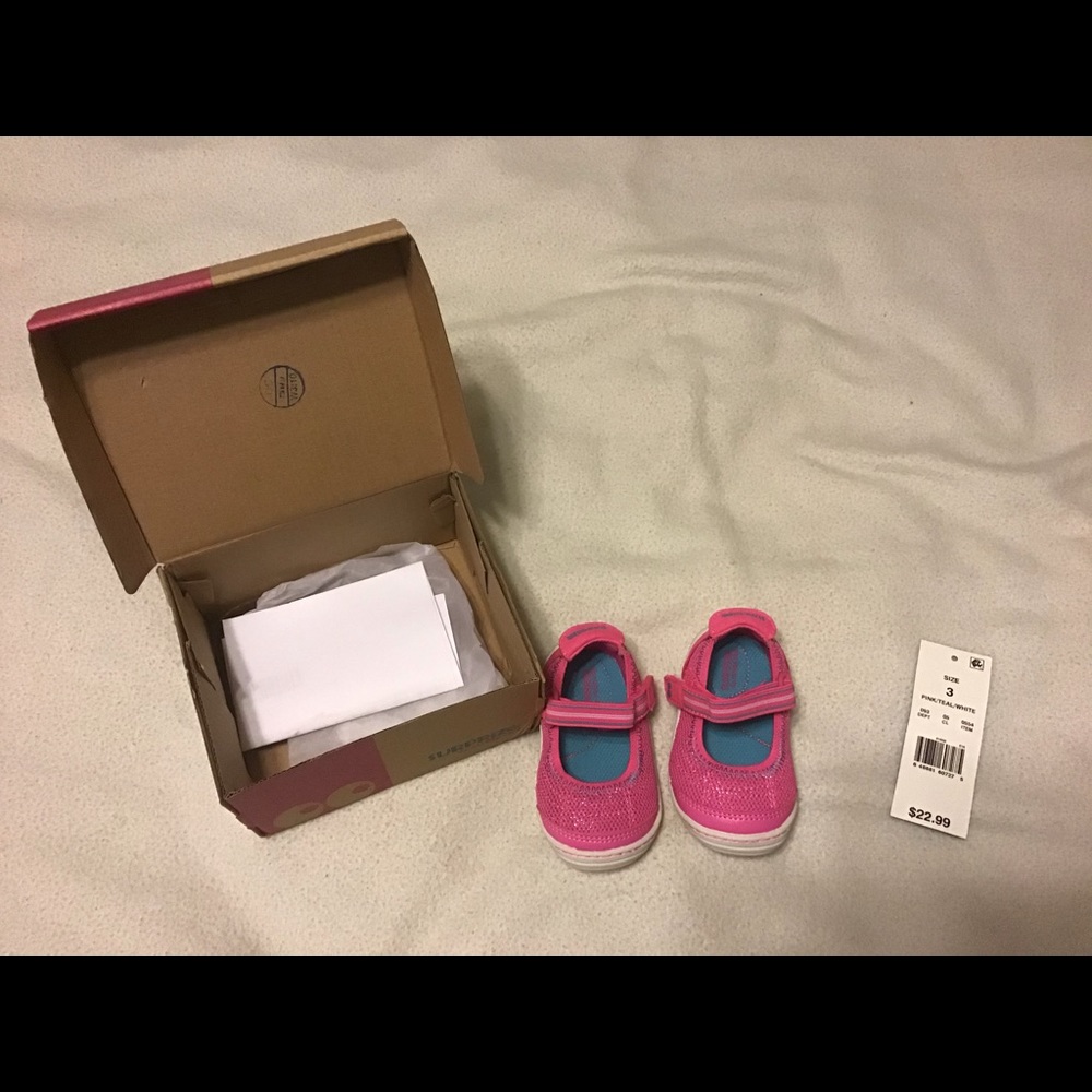 Stride Rite Surprize size 3 NEW